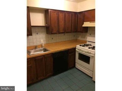 296 Greenough St unit 1ST FL, Philadelphia, PA 19127 - photo 2