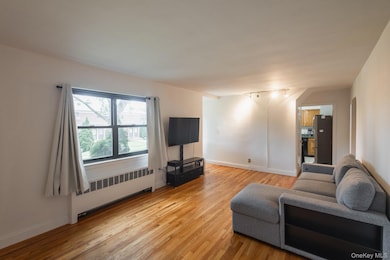 74-81 220th St unit 94B1, Oakland Gardens, NY 11364 - photo 3