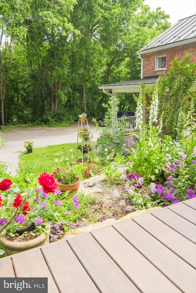 5011 Kearneysville Pike, Shepherdstown, WV 25443 - photo 7