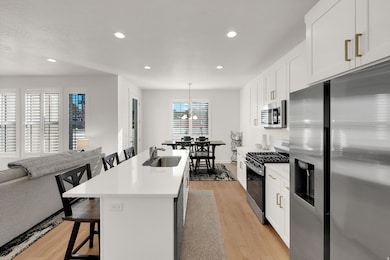 8283 W Joshua Tree Ln, Magna, UT 84044 - photo 2