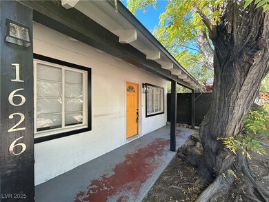 1626 Thelma Ln, Las Vegas, NV 89104 - photo 2