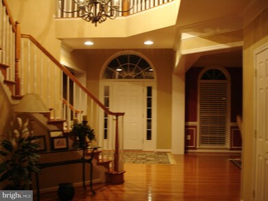 42260 Providence Ridge Dr, Chantilly, VA 20152 - photo 2