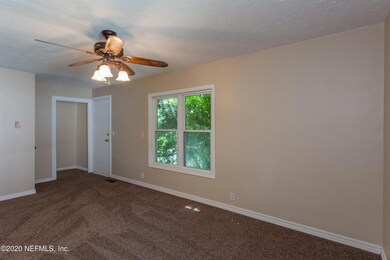 004_Living Room
