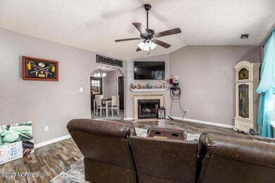 Photo 6-105 Carriage Hills Court