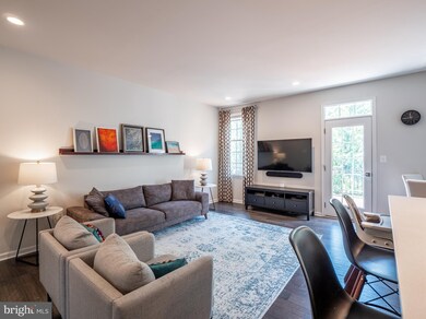 25023 Cambridge Hill Terrace, Chantilly, VA 20152 - photo 5