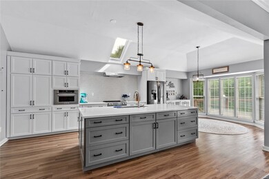 Kitchen w/Quartz counters