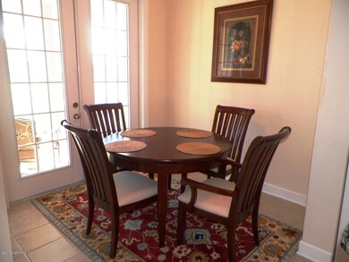 Kitchen_eating area