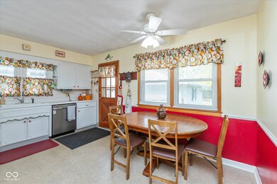 560 Barnett Ct, Whiteland, IN 46184 - photo 5