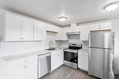 5310 Lionheart Dr unit 13, Anchorage, AK 99508 - photo 2