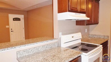 7005 SW Greenview Dr, Topeka, KS 66619 - photo 6