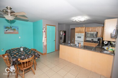 3357 Nottingham Dr, Columbus, IN 47203 - photo 7