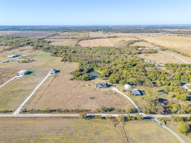 6821 County Road 302, Grandview, TX 76050 - photo 2