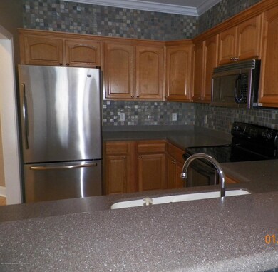 Kitchen w/SS appliances