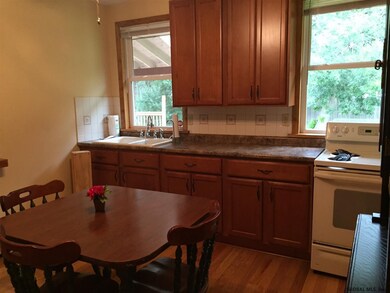 27 Mapleridge Ave unit left, Albany, NY 12209 - photo 3