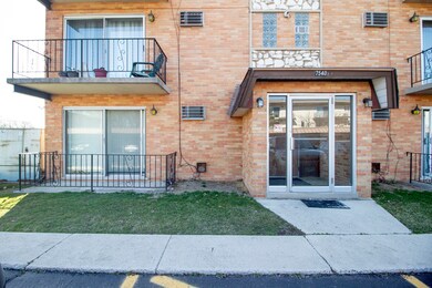 7540 W 111th St unit 1, Worth, IL 60482 - photo 2