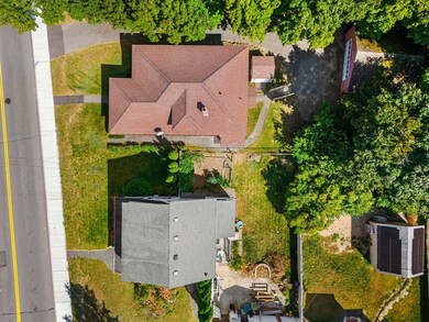 89 Pleasant St, Methuen, MA 01844 - photo 7