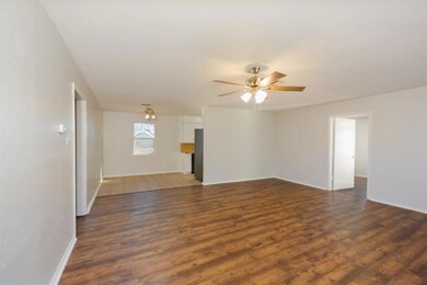 1002 N Miller St, Decatur, TX 76234 - photo 2