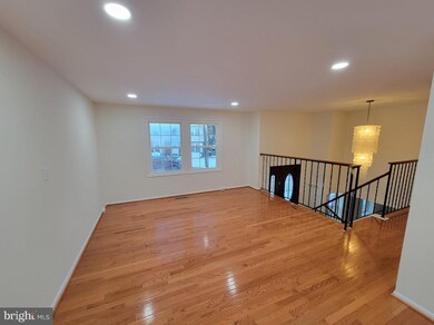 12631 Etruscan Dr, Herndon, VA 20171 - photo 5