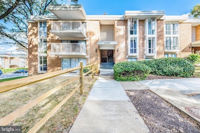 2650 Redcoat Dr unit 3D, Alexandria, VA 22303 - photo 5