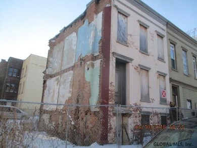 8 Alexander St, Albany, NY 12202 - photo 2