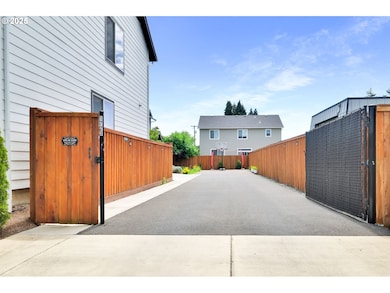 1723 Dotie Dr, Springfield, OR 97477 - photo 2