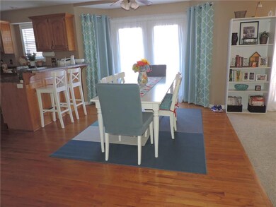 Eat-in Kitchen