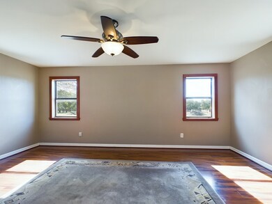 1237 Hollmig Ln, Fredericksburg, TX 78624 - photo 5