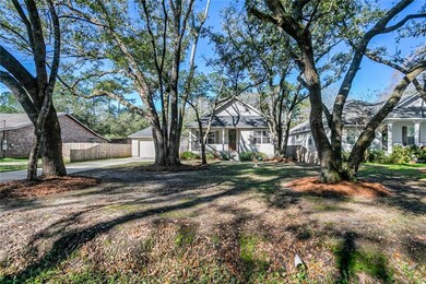 Located on a dead-end street, the front yard offer