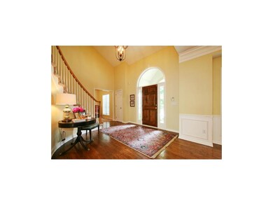 Spacious 2 story entry