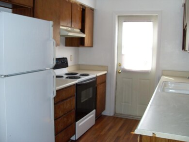 2854 E Capri Cir unit 202, Mesa, AZ 85204 - photo 2