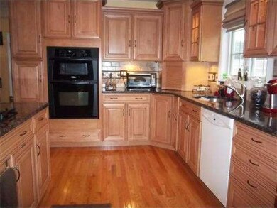 30 Maplewood Dr, Fall River, MA 02721 - photo 3