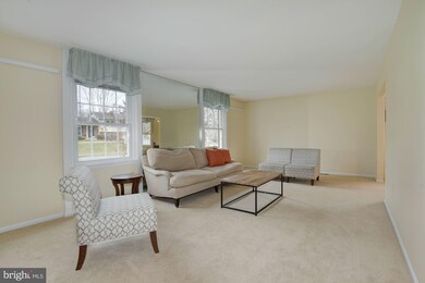 9829 Wolcott Dr, Burke, VA 22015 - photo 6