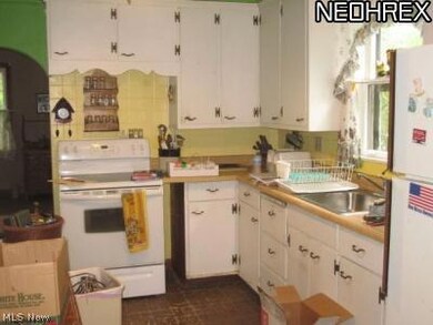 306 E Beech St, Jefferson, OH 44047 - photo 4