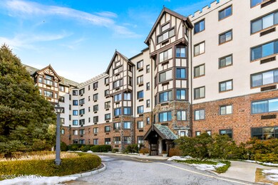 1-web-or-mls-47-lafayette-pl-unit-4c