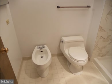 20339 Valley Forge Cir, King of Prussia, PA 19406 - photo 7