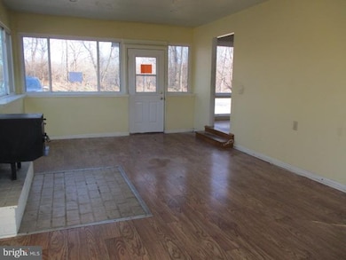 18019 Oak Ridge Dr, Hagerstown, MD 21740 - photo 7