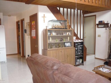 3  Living room.JPG
