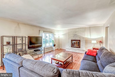 1468 Roundleaf Ct, Reston, VA 20190 - photo 6