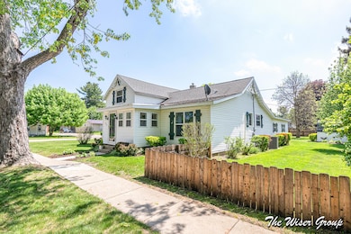 88 E Cherry St NE_21