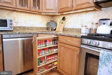 54 Cheverny Ct, Trenton, NJ 08619 - photo 2