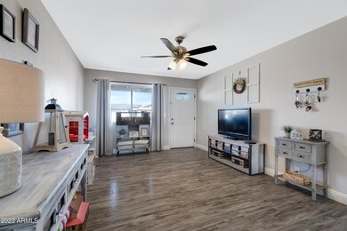 2947 E Des Moines St-6