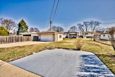 2149 Plainfield Dr, Des Plaines, IL 60018 - photo 5