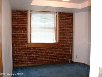 633 Mckinley St unit 203, Hazleton, PA 18201 - photo 3