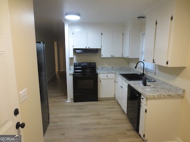 141 Wall St, Warner Robins, GA 31088 - photo 3