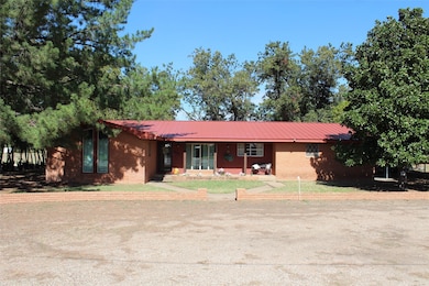 1621 W Main St, Munday, TX 76371 - photo 3