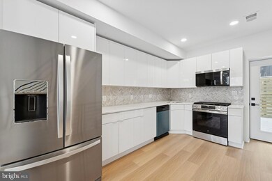 1806 E Moyamensing Ave, Philadelphia, PA 19148 - photo 4