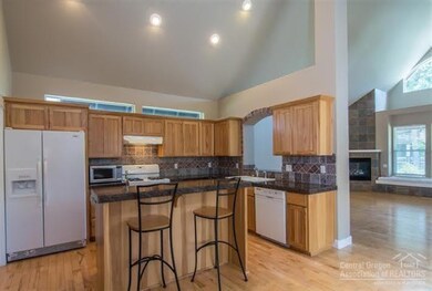 2392 NW Hosmer Lake Dr, Bend, OR 97701 - photo 6