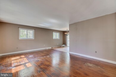 301 Broadneck Crossing Rd, Edgewood, MD 21040 - photo 4