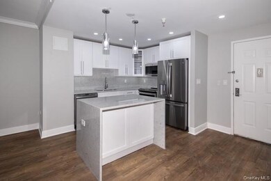 1100 Avalon St unit S1219, Glen Cove, NY 11542 - photo 2