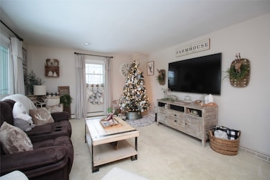 647 W Chenango Rd, Binghamton, NY 13905 - photo 4